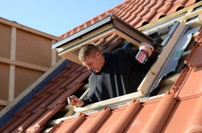 Pose de fenêtres de toit Velux à Piblange